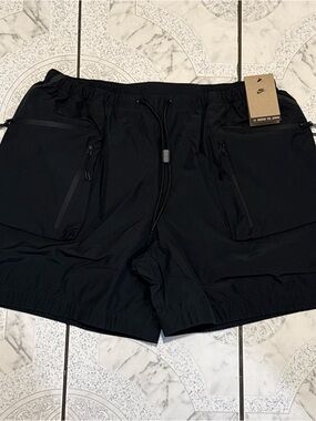 New Nike Tech Woven Super Lightweight Shorts Black Men’s Size Large HJ2946-010